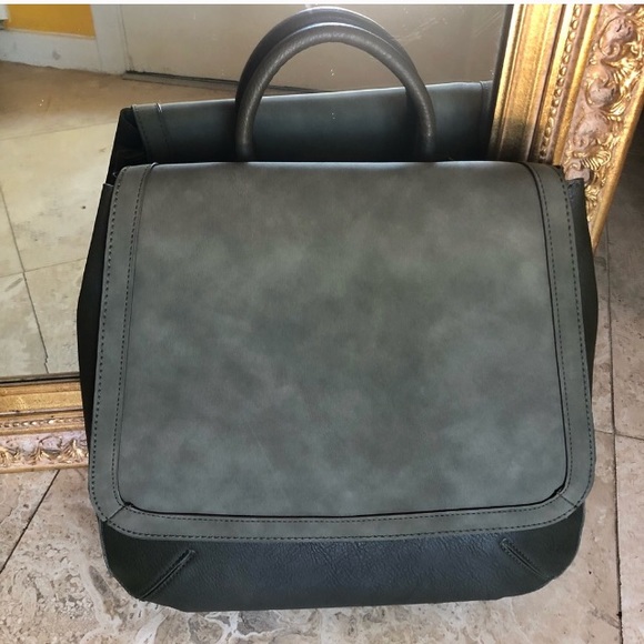 Solddd Outtt - Picture 7 of 8